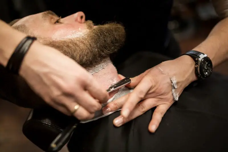 How to Define Your Beard Neckline