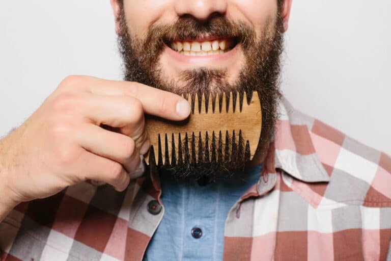 8 Best Wooden Beard Combs for Beginners