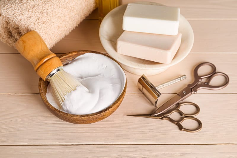 Items That Should Be Used with a Bar of Soap for Shaving
