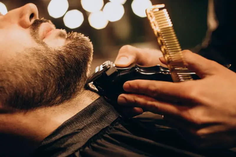 How Do You Trim Under Your Beard Properly